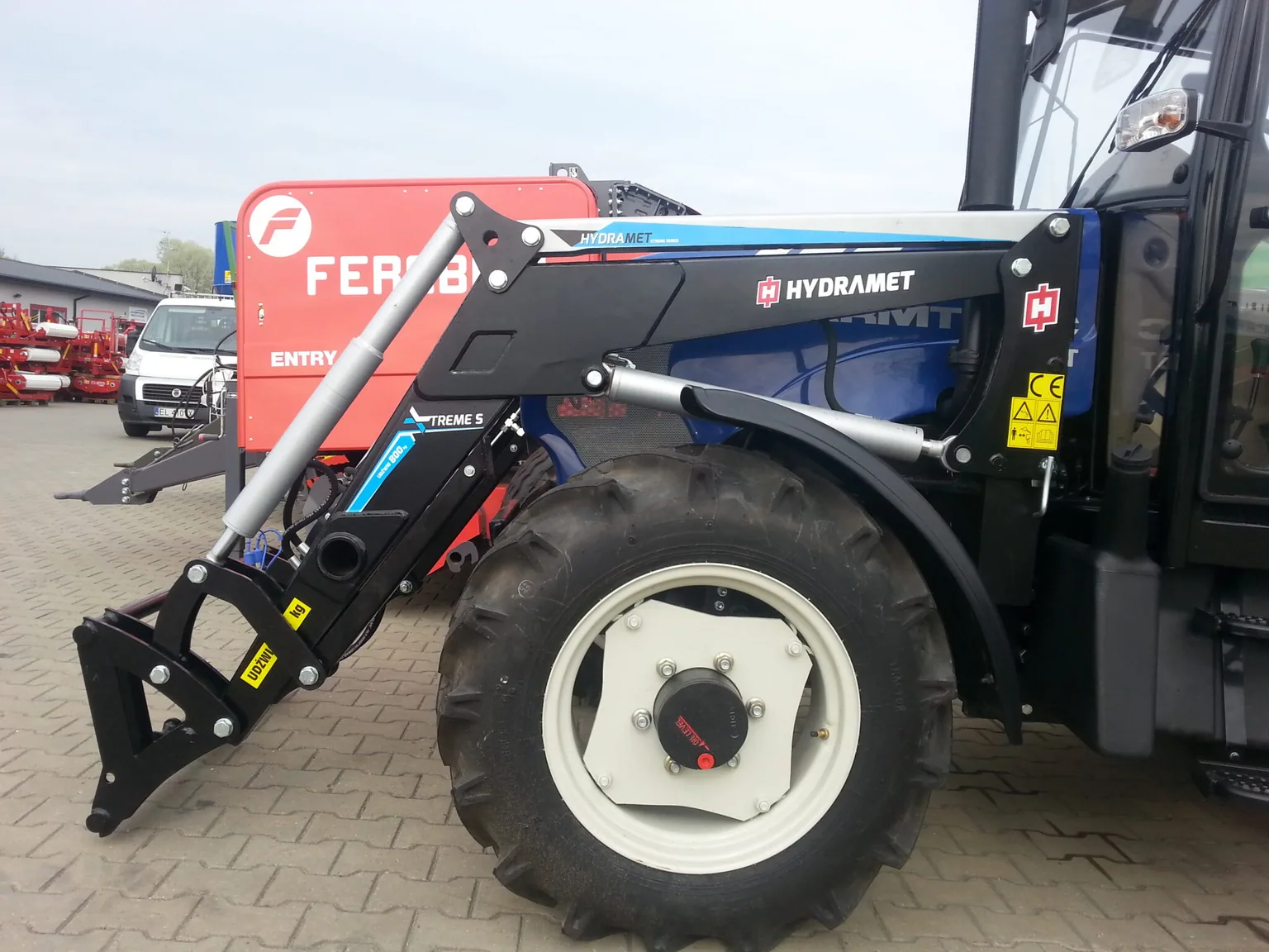 Ładowacz czołowy TUR udźwig 800kg Giżycko HYDRAMET XTREME S, zdjęcie 1
