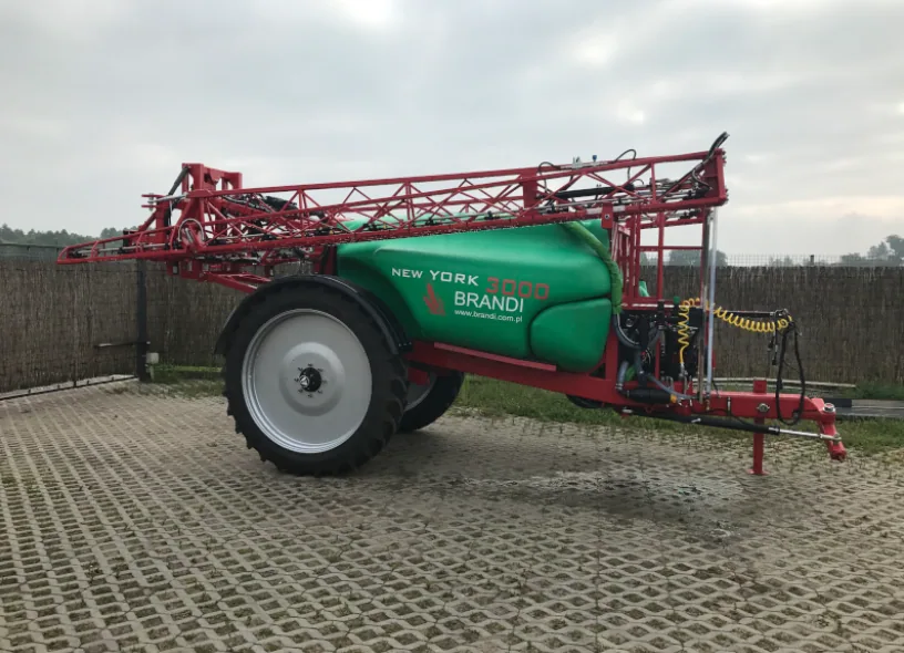 Opryskiwacz polowy przyczepiany hydrauliczny BRANDI 3000L, zdjęcie 1