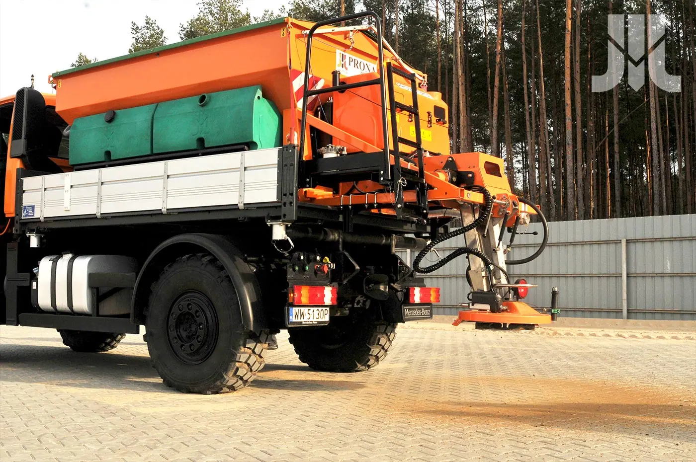 Posypywarka samochodowa PRONAR SPT 40, zdjęcie 1