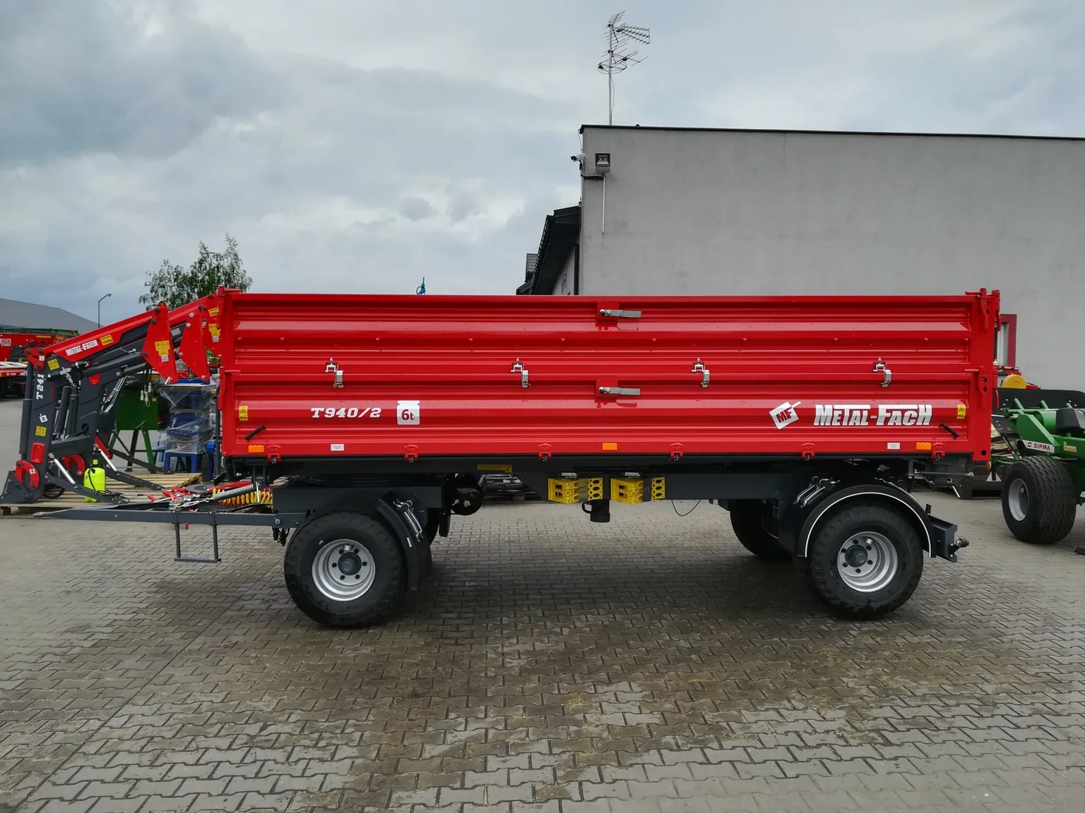 Przyczepa ciężarowa rolnicza dwuosiowa METAL-FACH T940/2 6t, zdjęcie 1
