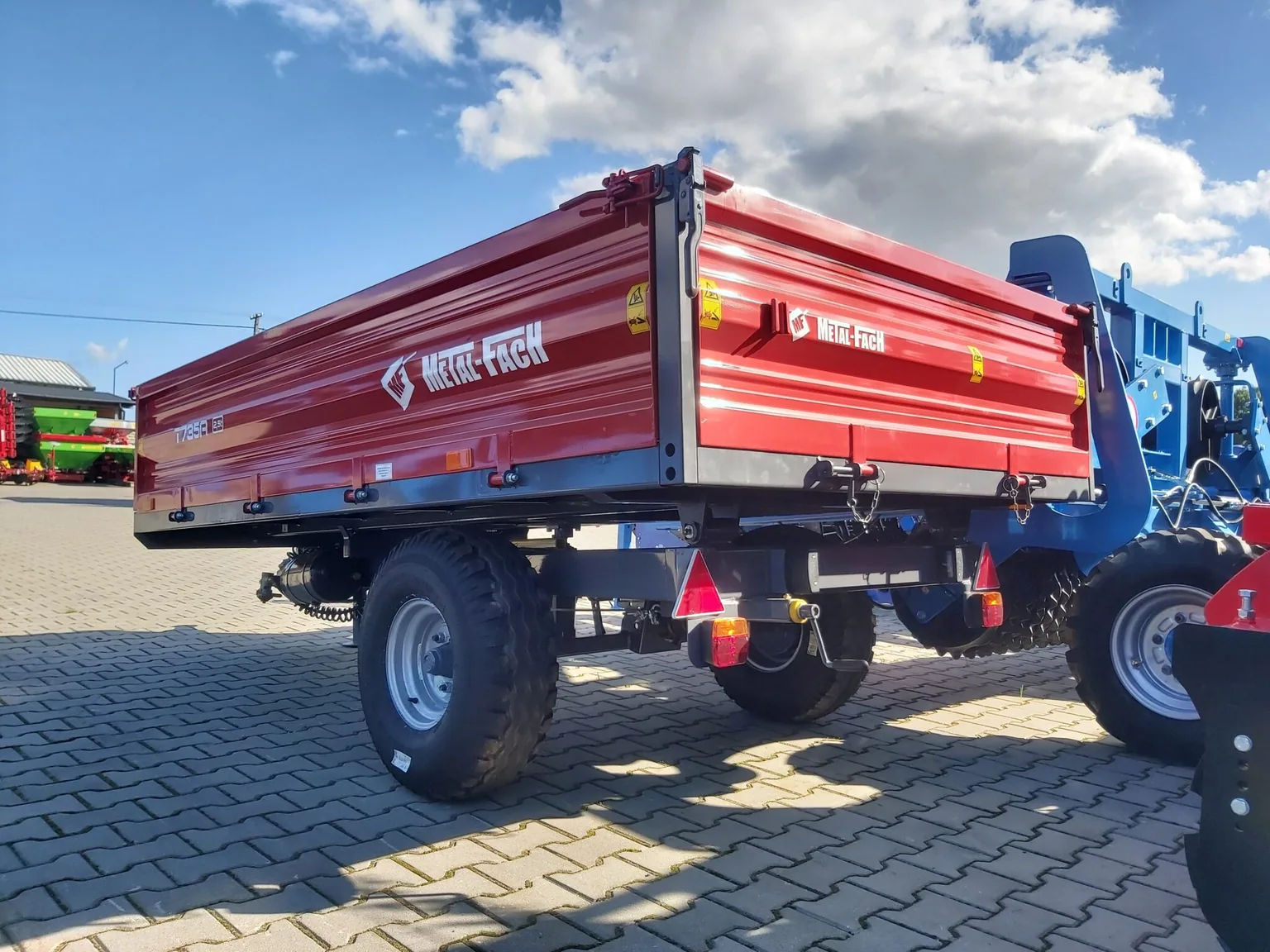 Przyczepa ciężarowa rolnicza METAL-FACH T735A 2,5t, zdjęcie 1