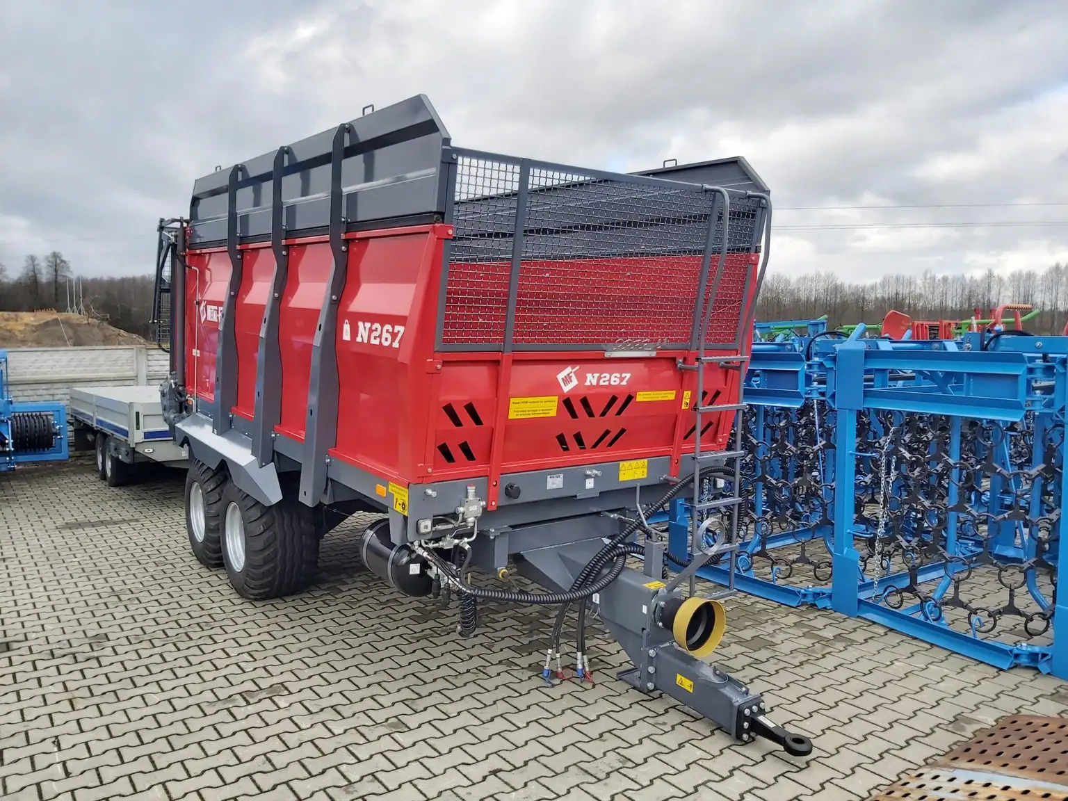 Rozrzutnik obornika tandem METAL-FACH N267/2 HORNET 10t, zdjęcie 4