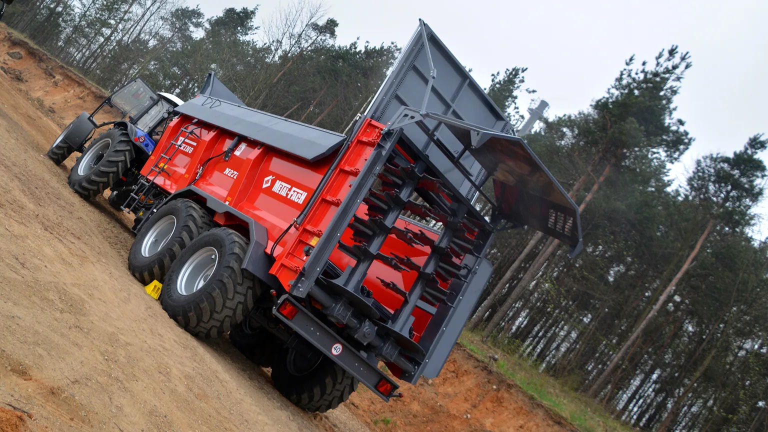 Rozrzutnik obornika tandem METAL-FACH N272/6 VIKING 18t, zdjęcie 3