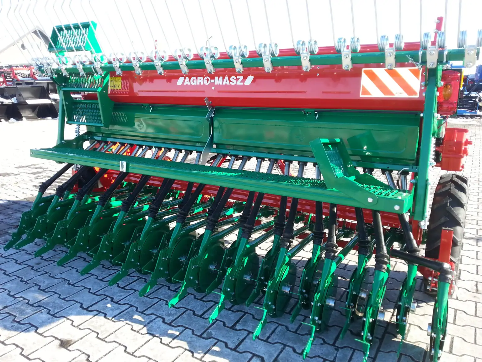 Siewnik zbożowy rzędowy redlice 2-Talerzowy AGRO-MASZ SR, zdjęcie 1