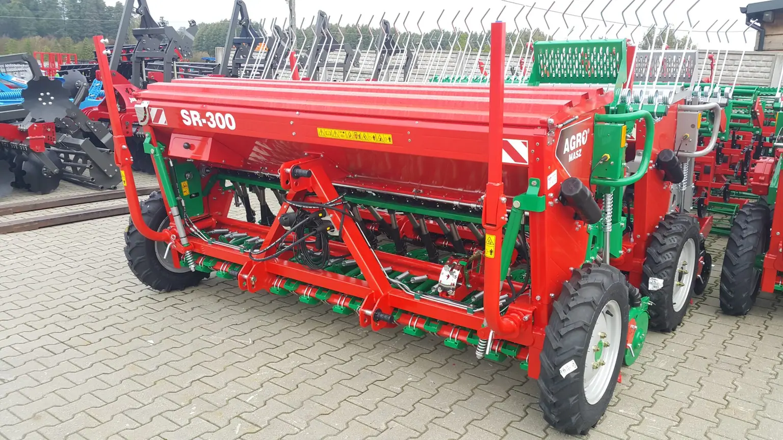 Siewnik zbożowy rzędowy redlice stopkowe AGRO-MASZ SR, zdjęcie 1