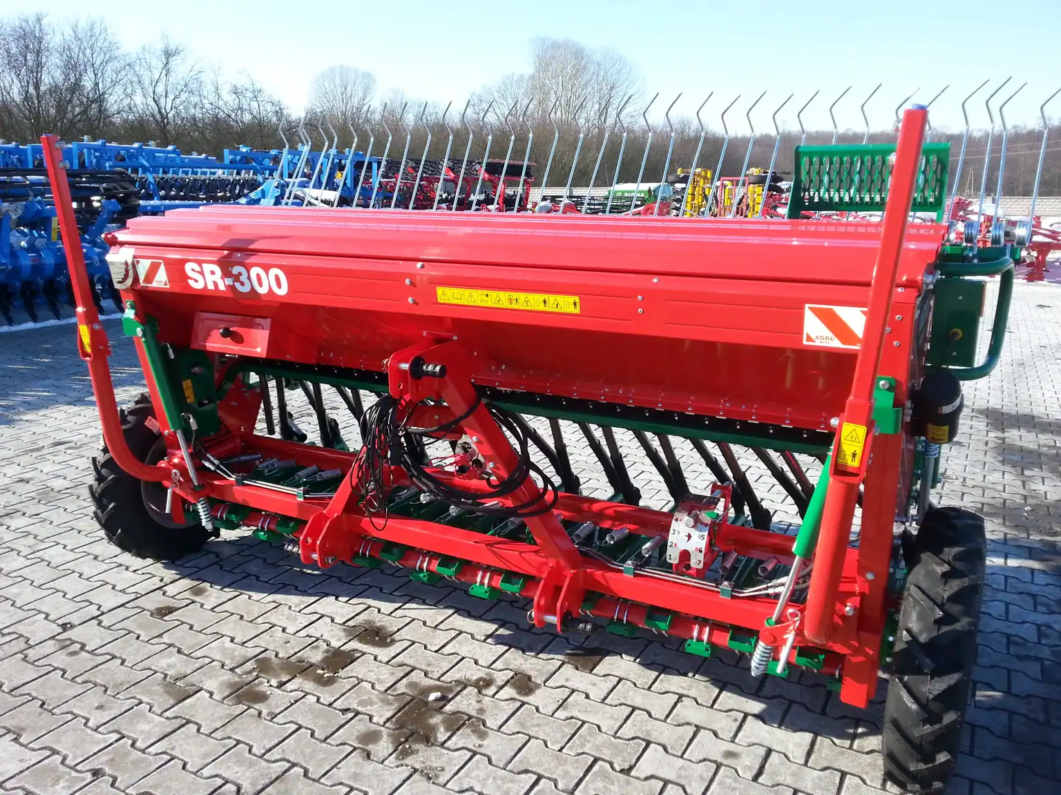 Siewnik zbożowy rzędowy redlice talerzowe AGRO-MASZ SR, zdjęcie 1